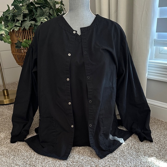 WONDER WORK Black Scrubs - Picture 1 of 8